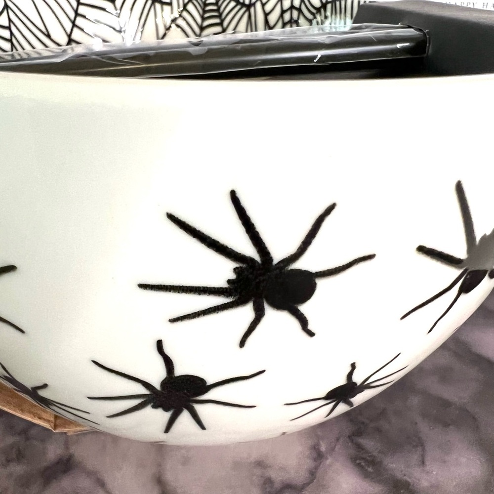 Halloween Large Ramen Noodle Bowl with Chopsticks Crawling Spiders and Webs - Picture 5 of 6